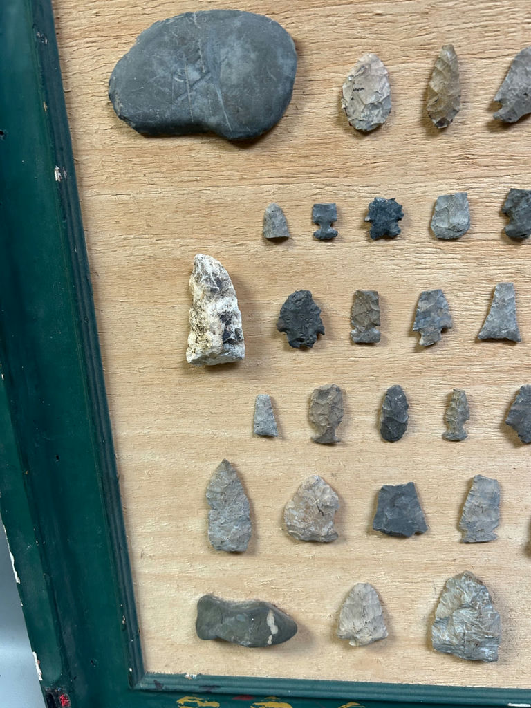 Native American Arrowheads - image 2 of 8