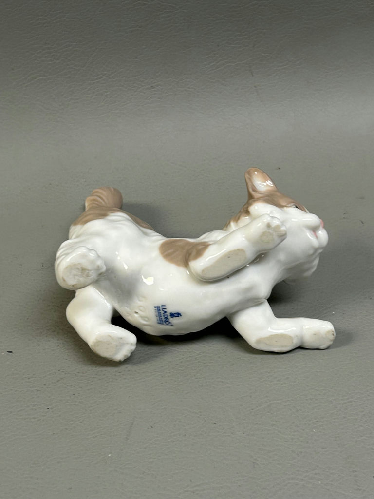 Lladro Cat Figurine Made in Spain   - image 5 of 7