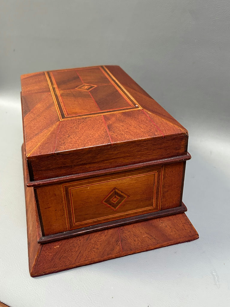 Vintage Inlaid Dresser Box - image 8 of 10