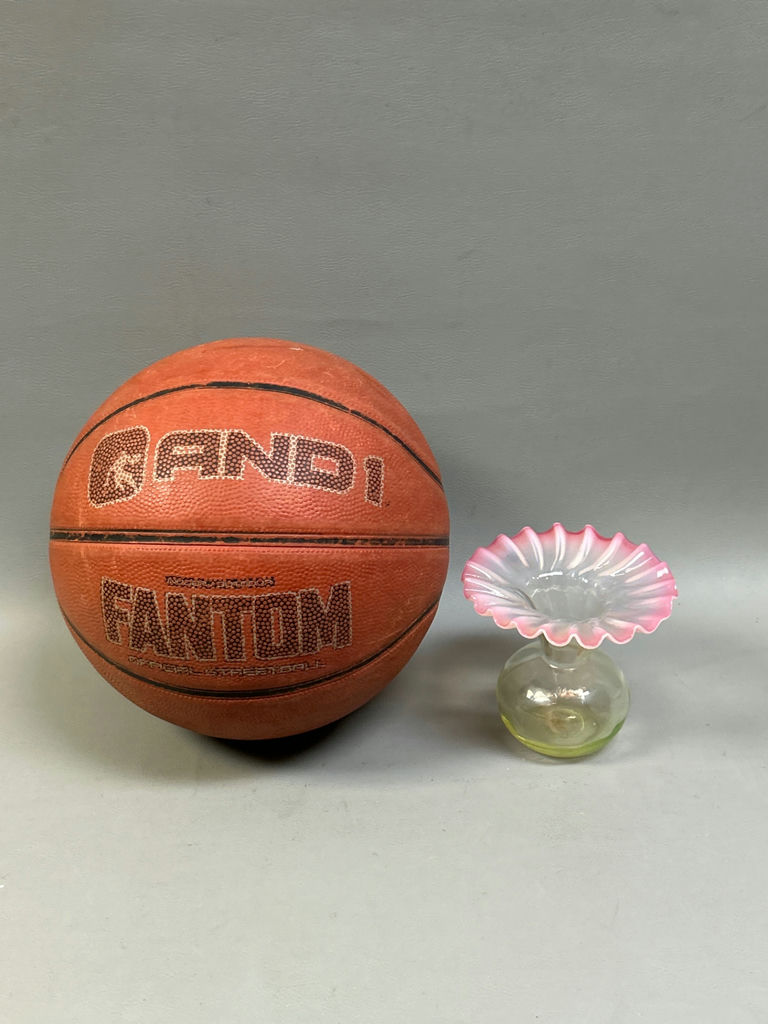 Vintage Hand-Blown Ruffled Uranium Art Glass Vase - image 2 of 6