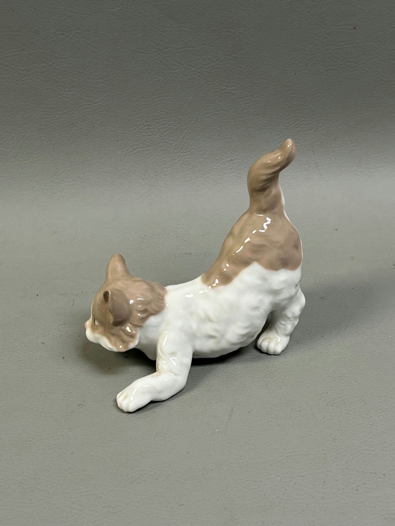 Lladro Cat Figurine Made in Spain   - image 3 of 7