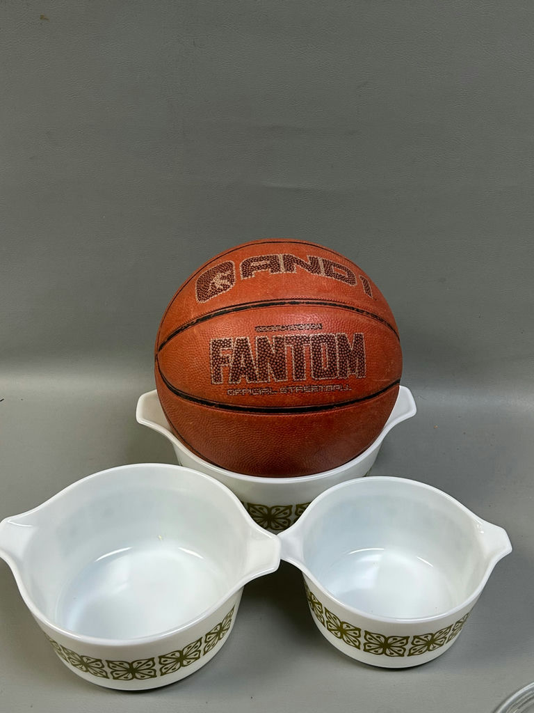 Pyrex Bowls, Ansley Mugs and Bells - image 7 of 18