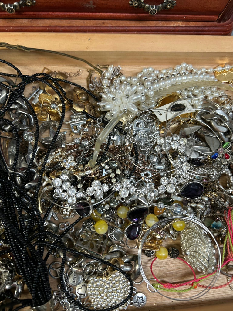 Costume Jewelry - image 6 of 9