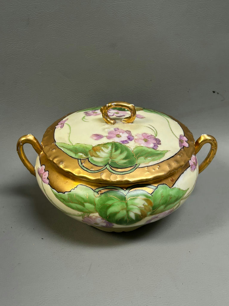 Biscuit Jar, Cups and Saucers - image 18 of 18