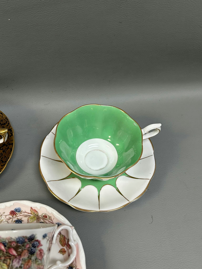 Biscuit Jar, Cups and Saucers  - image 7 of 18