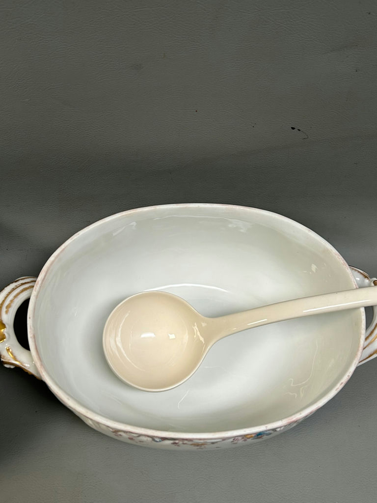 Casserole, Soup Tureen and Serving Bowl  - image 7 of 17