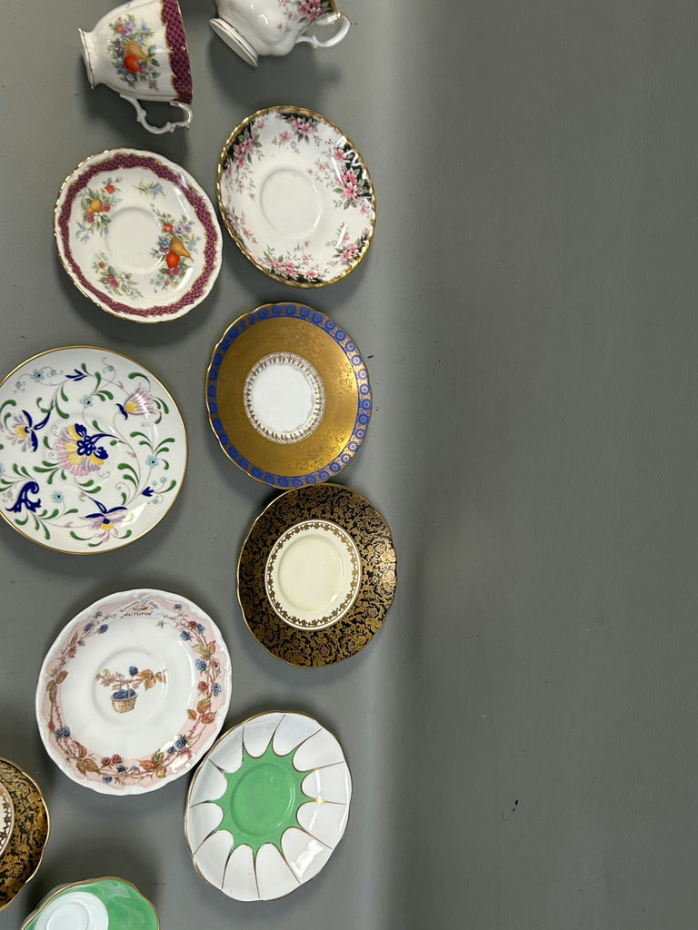 Biscuit Jar, Cups and Saucers  - image 8 of 18