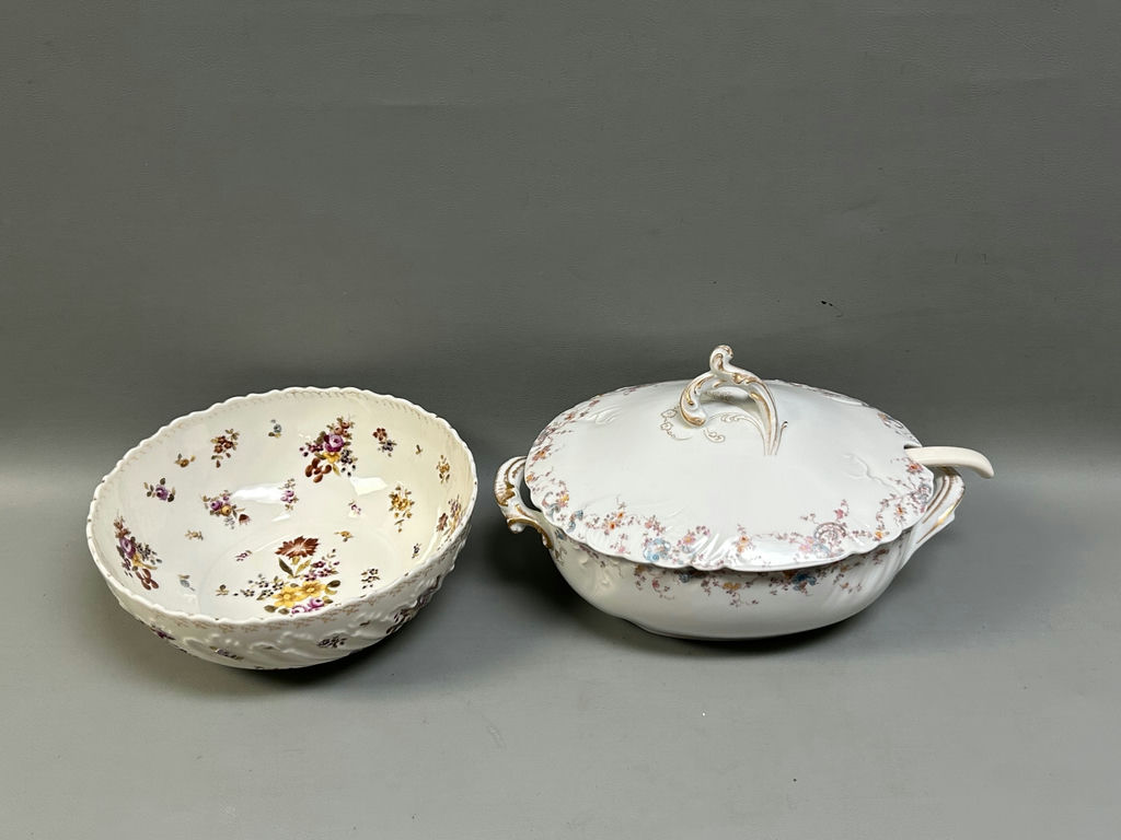 Casserole, Soup Tureen and Serving Bowl  - image 3 of 17