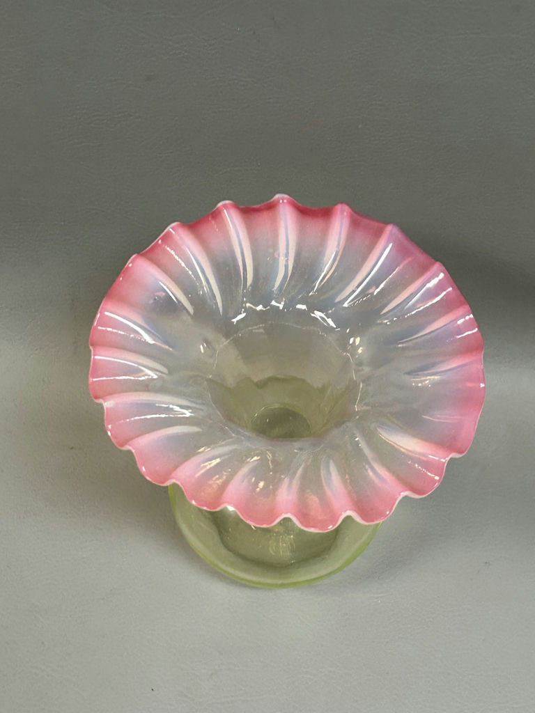 Vintage Hand-Blown Ruffled Uranium Art Glass Vase - image 6 of 6