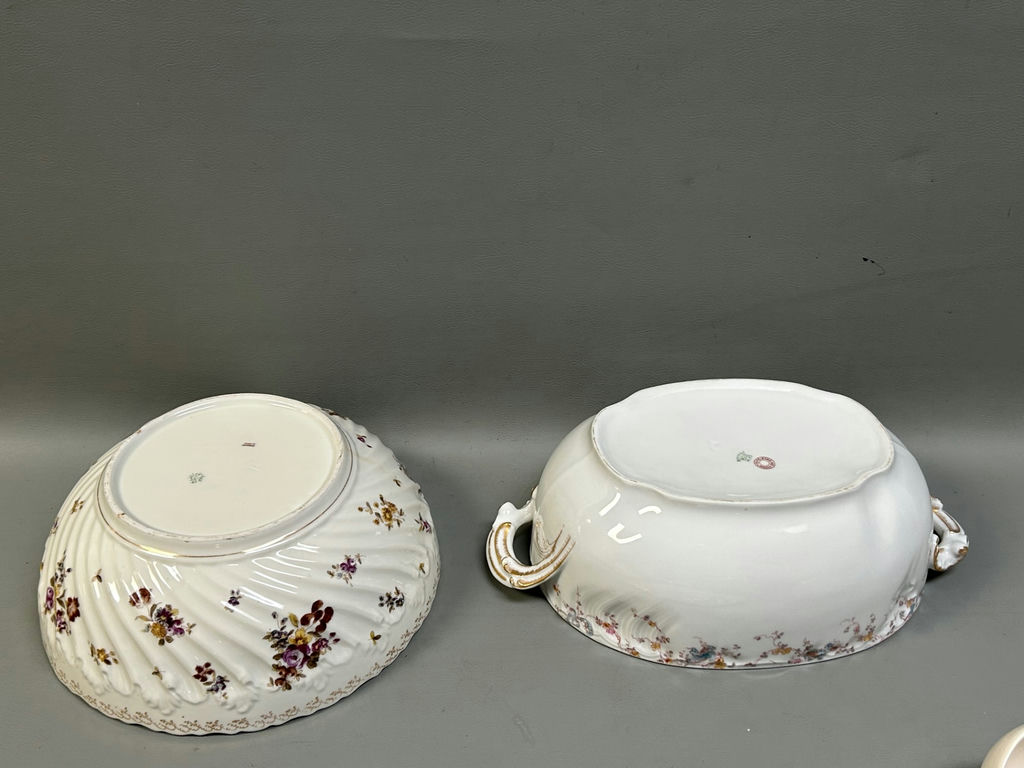 Casserole, Soup Tureen and Serving Bowl  - image 11 of 17