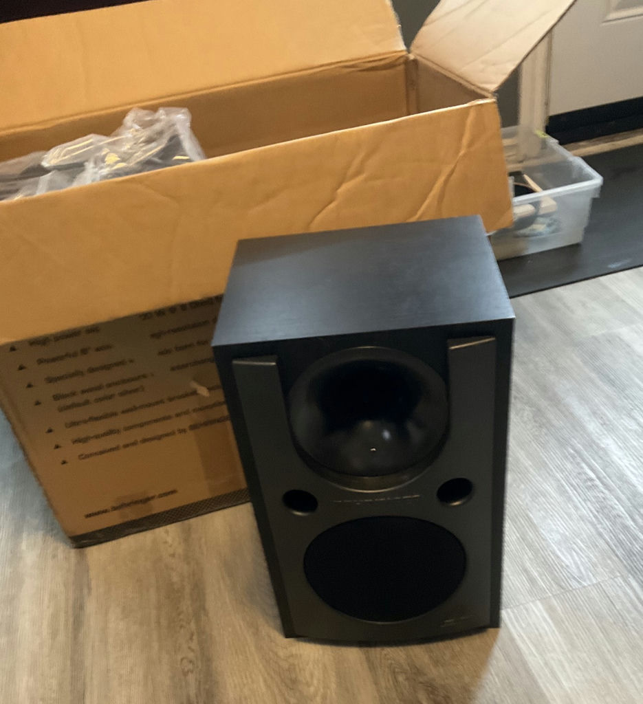 Behringer Speakers CE1000P - image 1 of 3