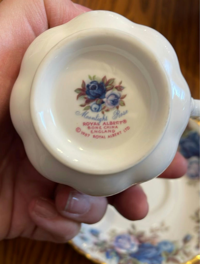 Royal Albert Teasets and Punch Bowl - image 8 of 9