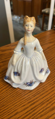 Royal Doulton HN3483 Moonlight Rose - Image 1 of 4