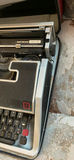 Olivetti Underwood Lettera 33 Portable Typewriter - thumbnail 7 of 7