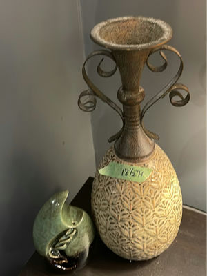 Decor - Image 1 of 5