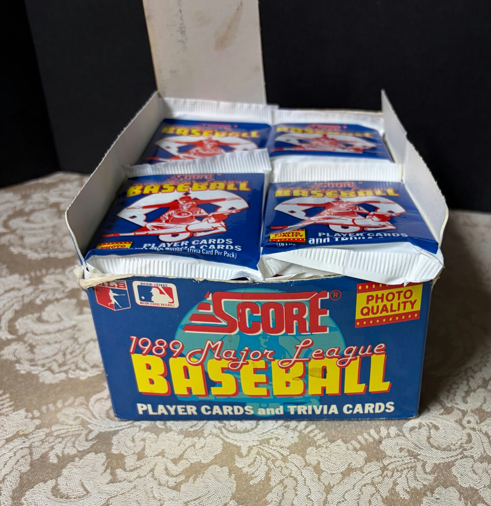 Full box of 1989 Score Baseball Cards - image 2 of 2