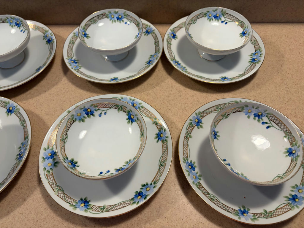 6 Vintage Nippon Soup Bowls with Bottoms - image 2 of 5