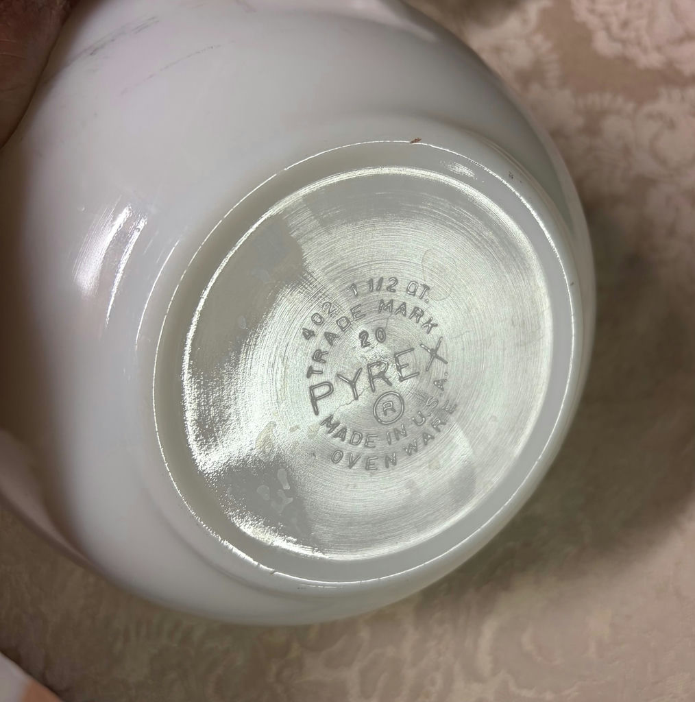Vintage Pyrex Bowl and 2 pcs Corning Ware - image 3 of 5