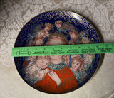 Edna Hibel 1985 Christmas Plate "The Angels' Message" with Certificate of Authenticity - thumbnail 4 of 4