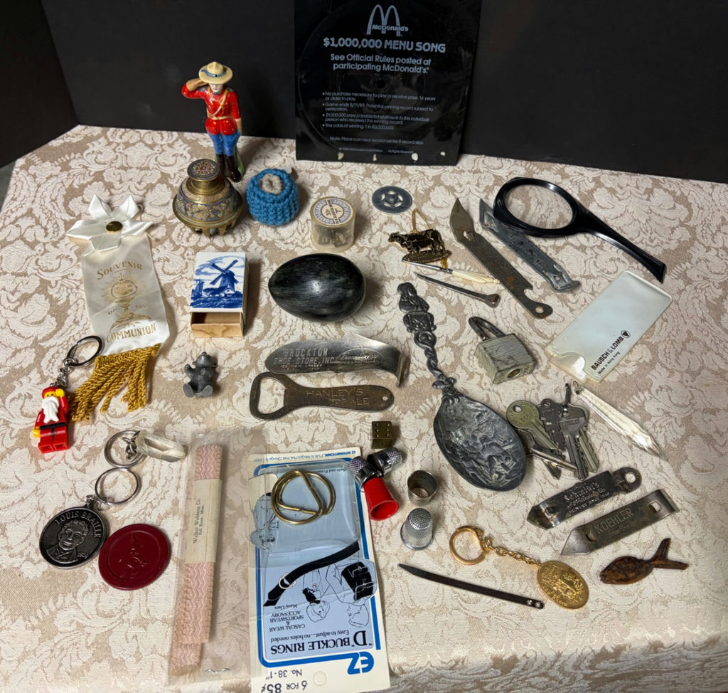 Vintage Lot of Smalls… can openers etc - image 1 of 6