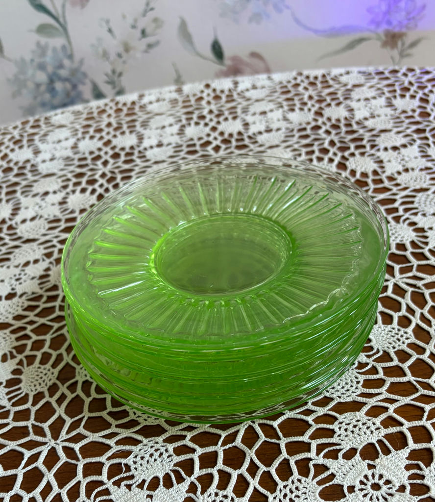 6 Vintage Uranium Glass Dessert Plates - image 3 of 3