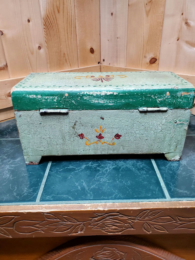 Small Antique Painted Wooden Box - image 4 of 9