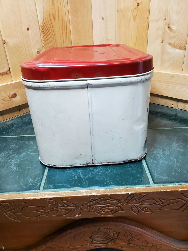 Vintage Bread Box. - image 2 of 7