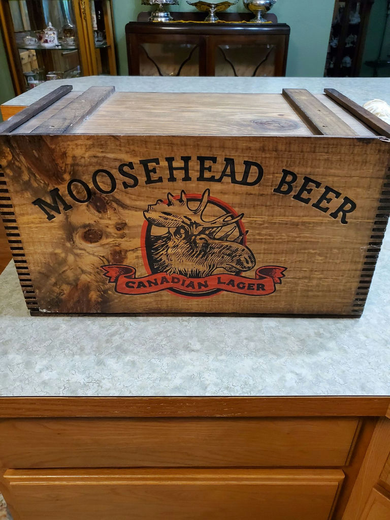 Moosehead Beer Box. - image 5 of 7