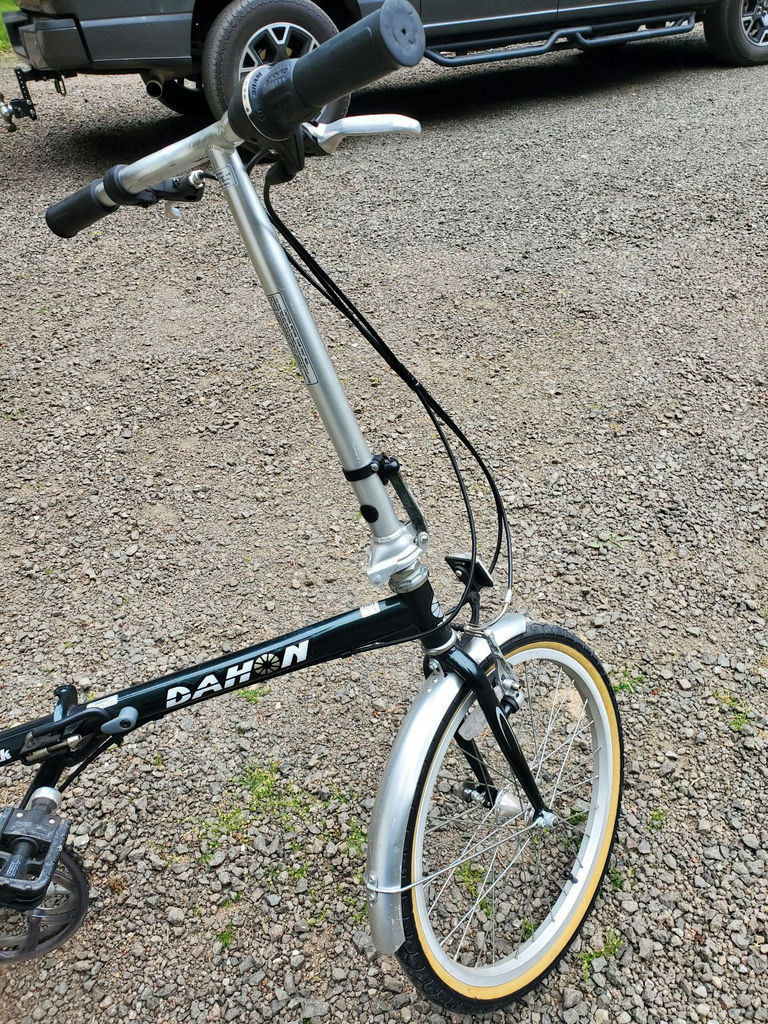 Dahon Boardwalk Folding Bike - image 5 of 7