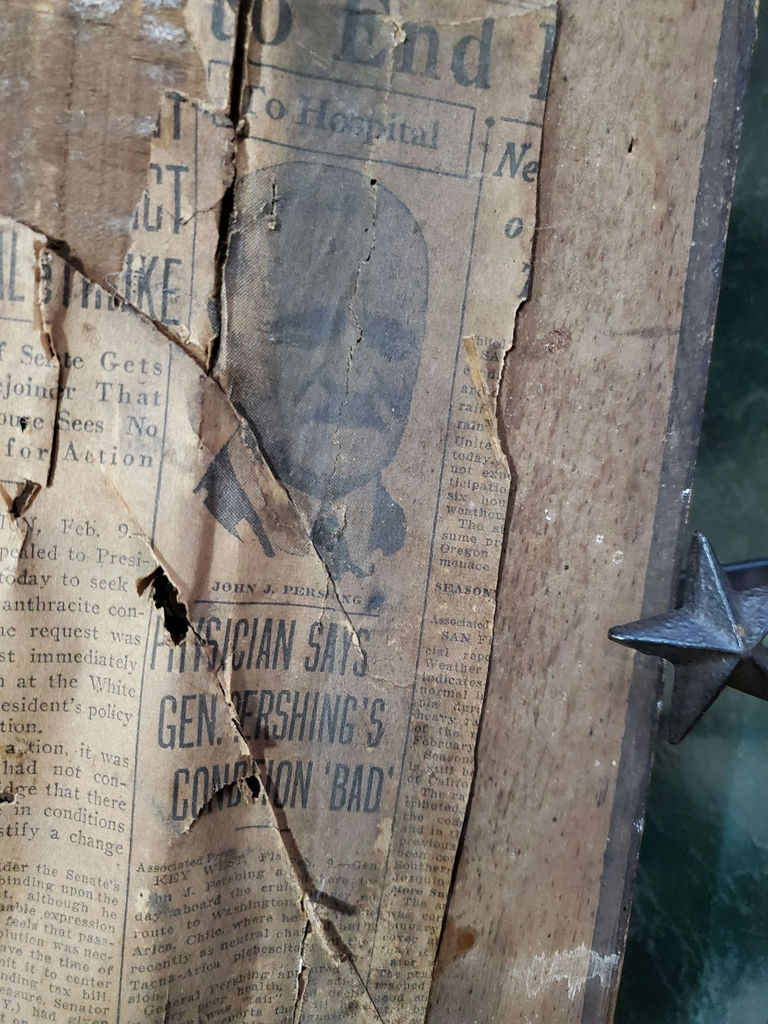 Antique Picture Frame With Instant Family History - image 8 of 11