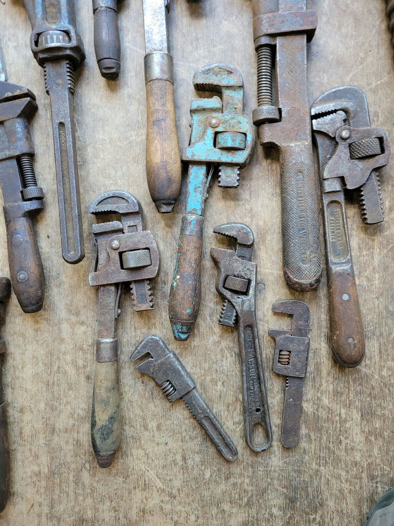 Monkey And Pipe Wrenches - image 5 of 8