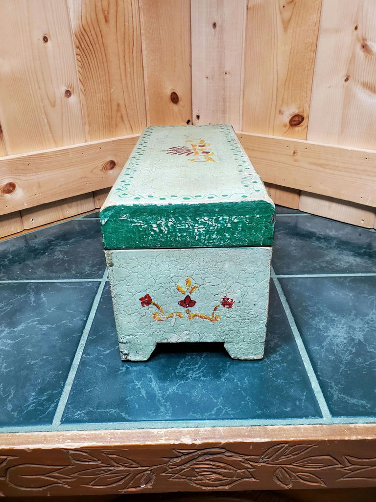 Small Antique Painted Wooden Box - image 5 of 9
