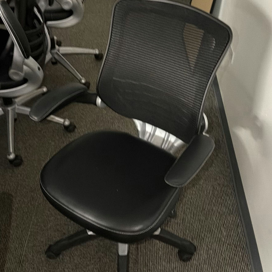 Conference Table with Office Chairs - image 4 of 6