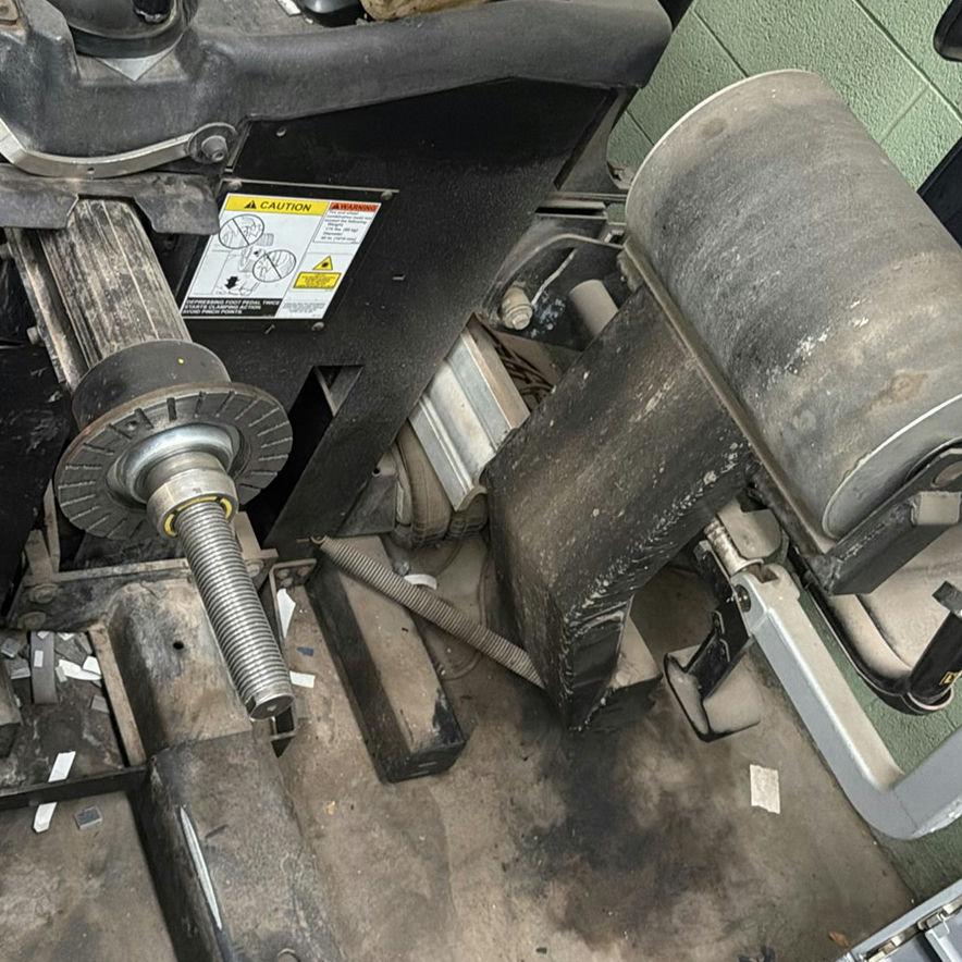 GM Midtronics DCA-8000 Diagnostic Charging System and Wheel Balancer Equipment - image 3 of 6