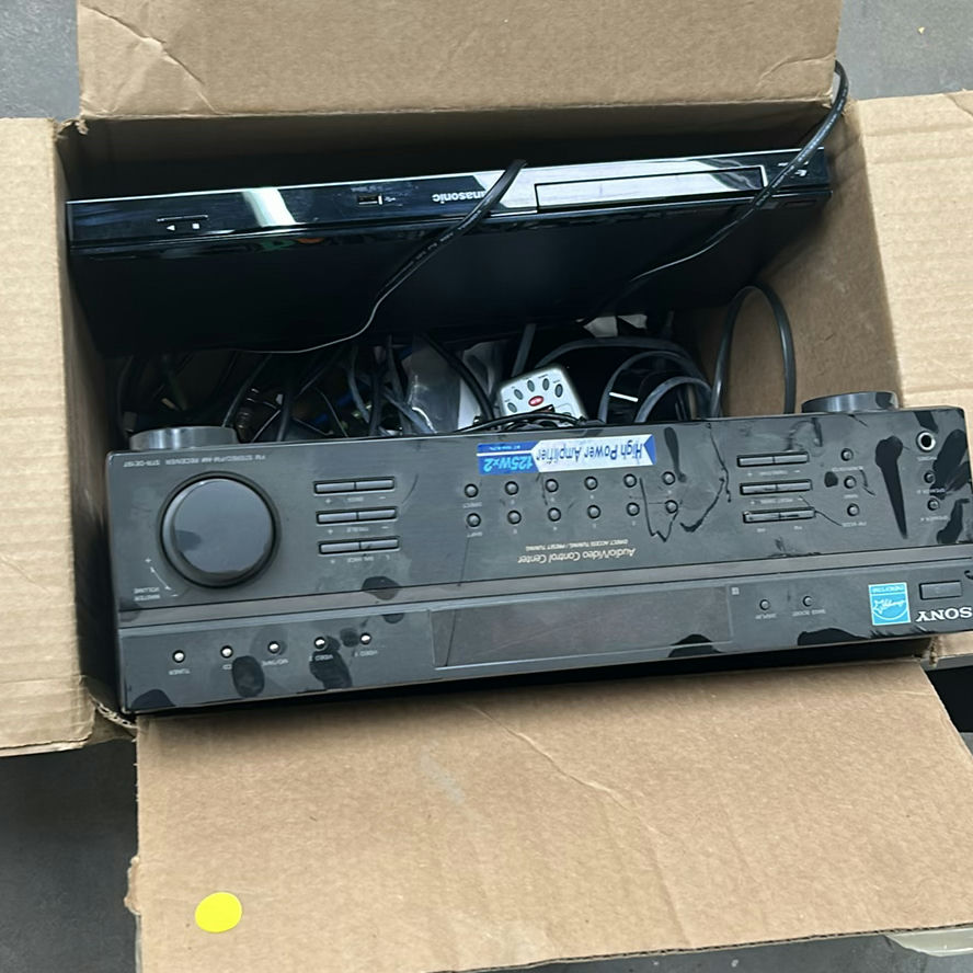 Sony and Panasonic Audio Video Components - image 5 of 5