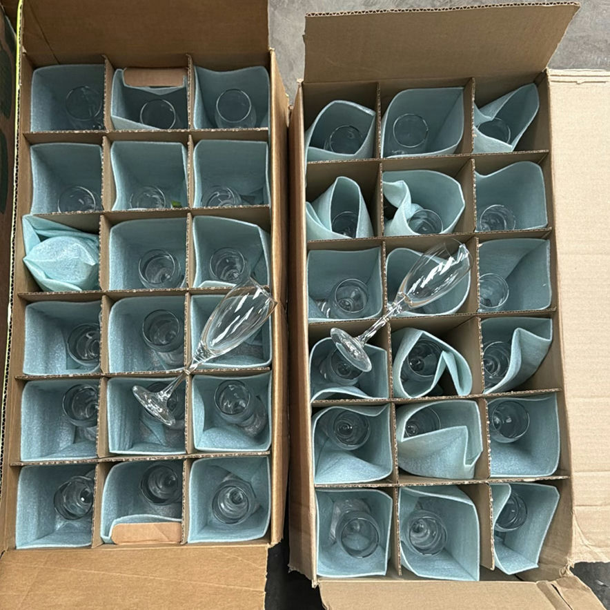 Boxed Champagne Flutes - image 3 of 4
