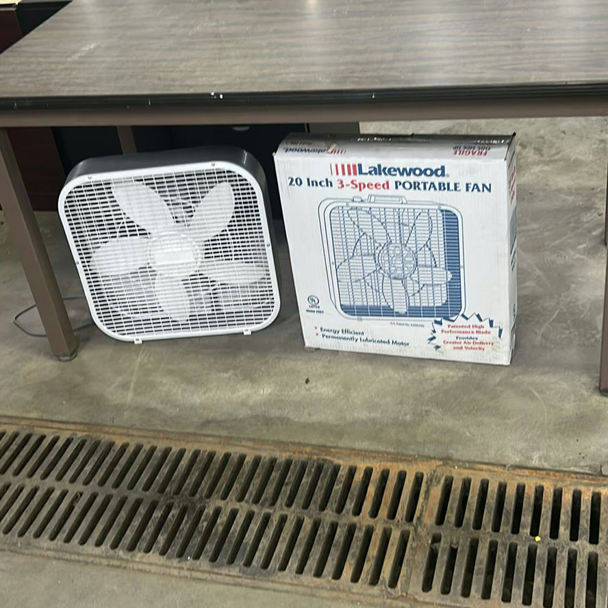 Lakewood 20 Inch 3-Speed Portable Fan and Table - image 1 of 5