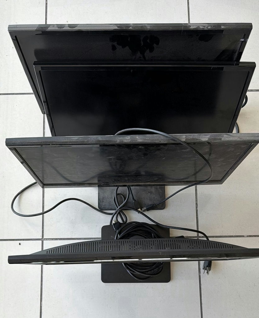 Planar Computer Monitors - image 1 of 5