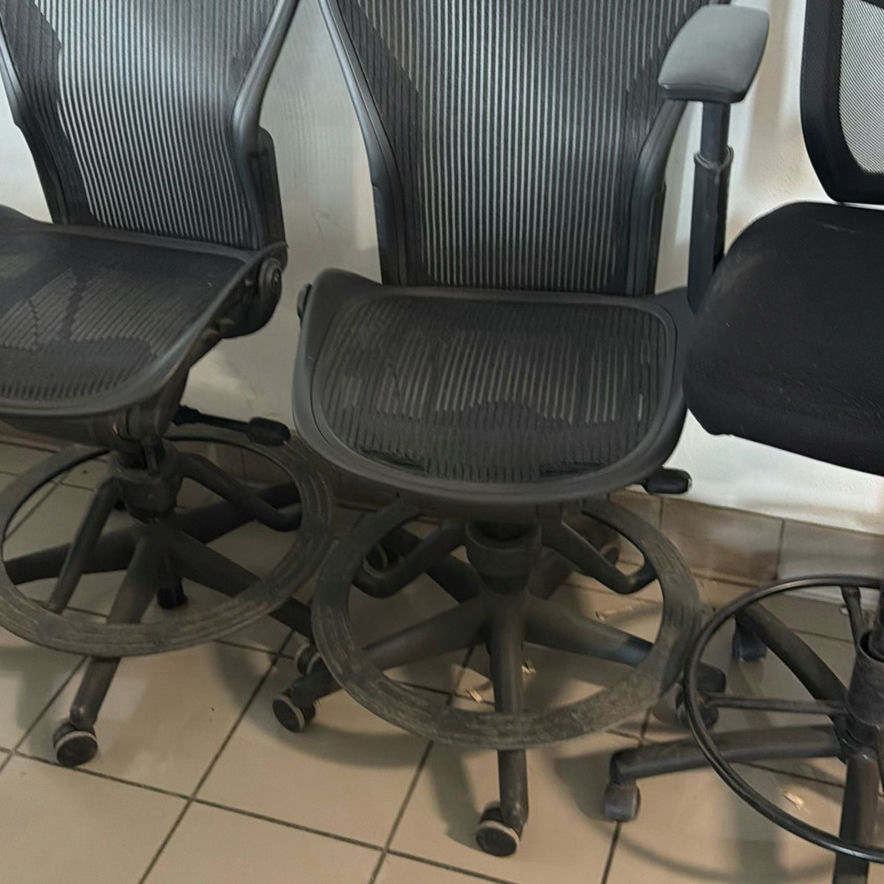 Five Black Mesh Office Chairs - image 5 of 5