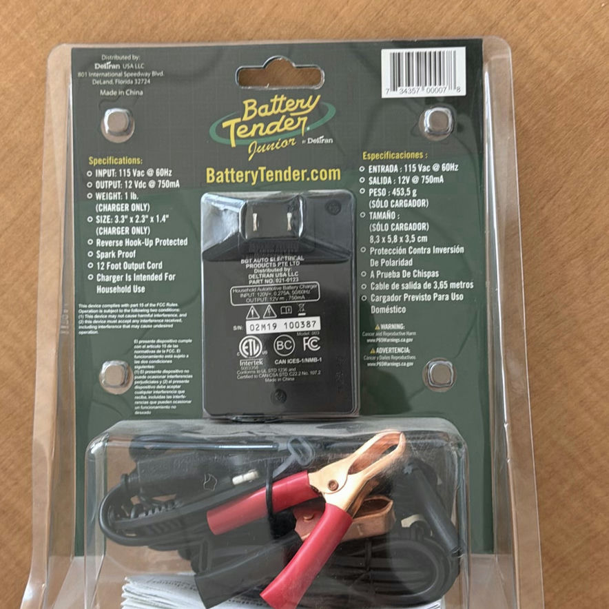 Battery Tender Junior Battery Chargers and GMC Floor Mats - image 2 of 7