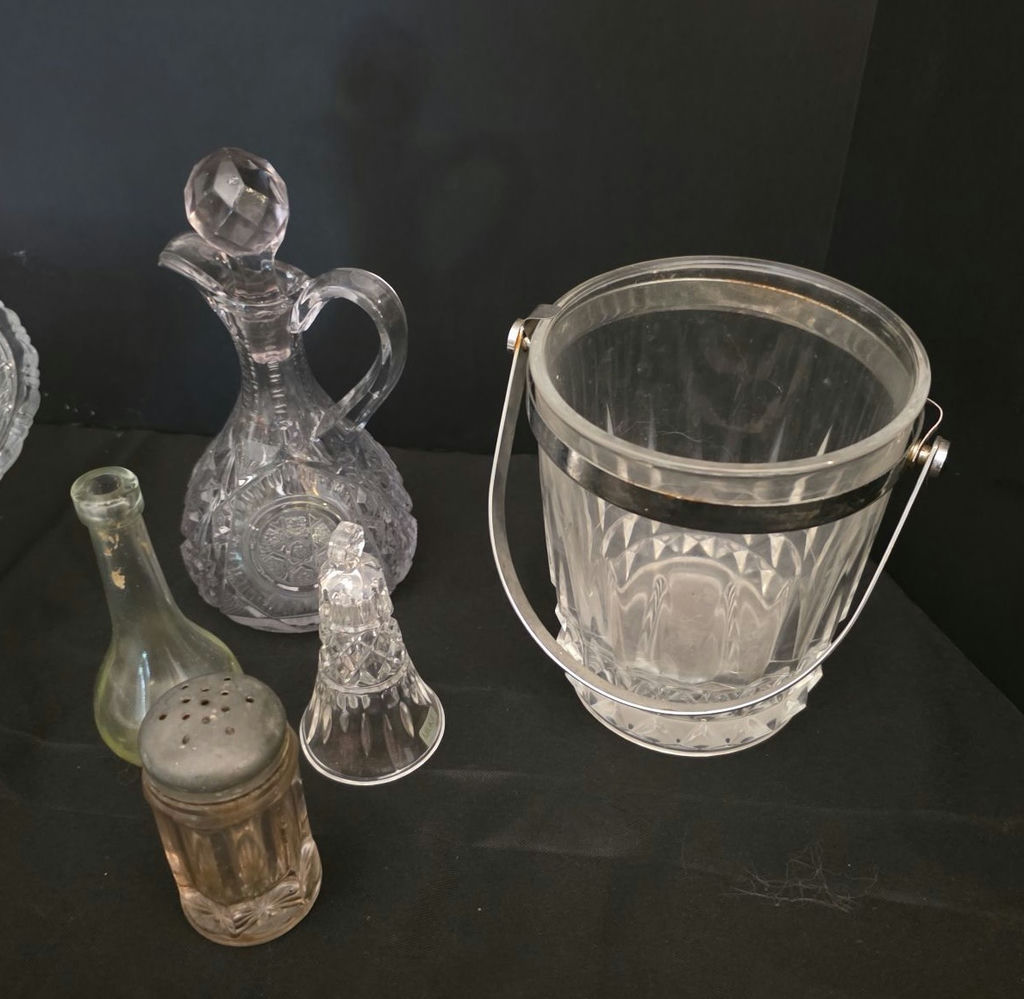 Assorted crystal glassware and serving pieces - image 6 of 6