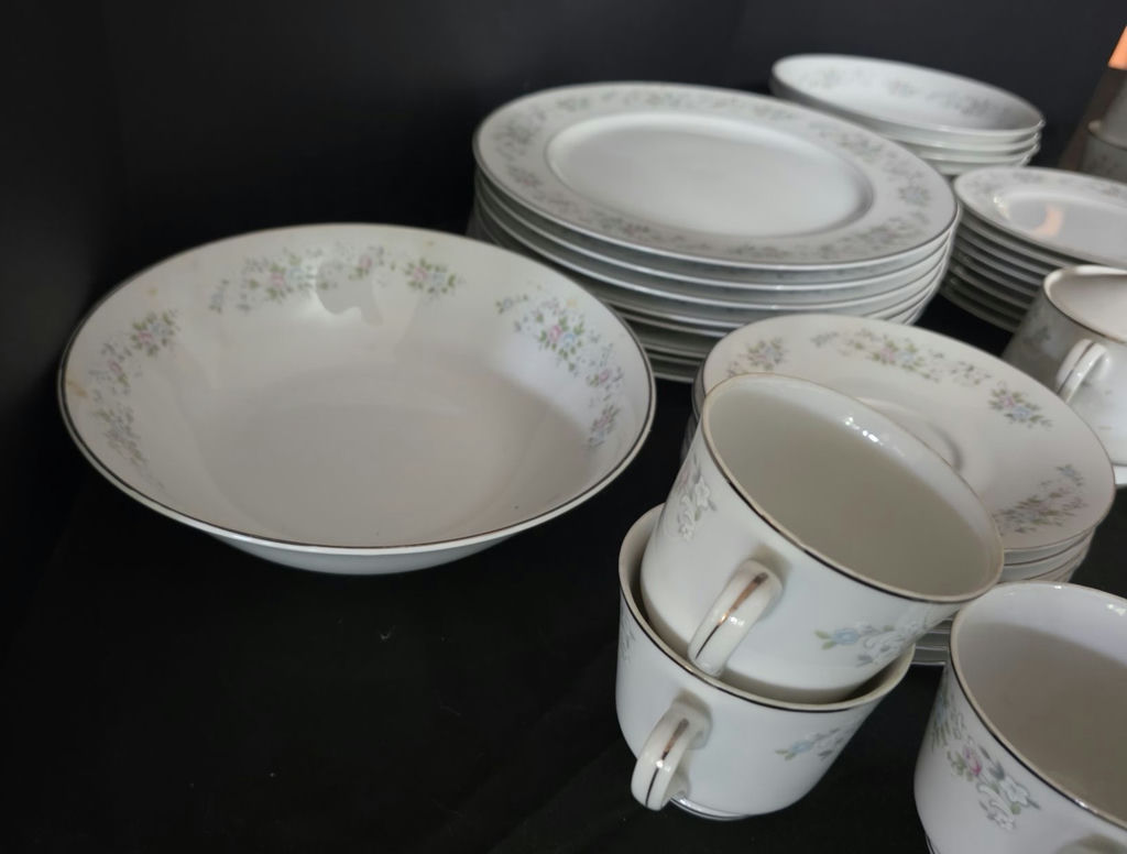Floral Corsage china dinnerware set with plates, bowls, cups and serving pieces - image 5 of 6