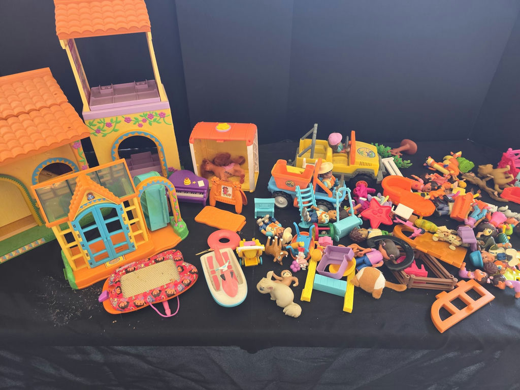 Colorful plastic toy houses and assorted figures - image 5 of 7