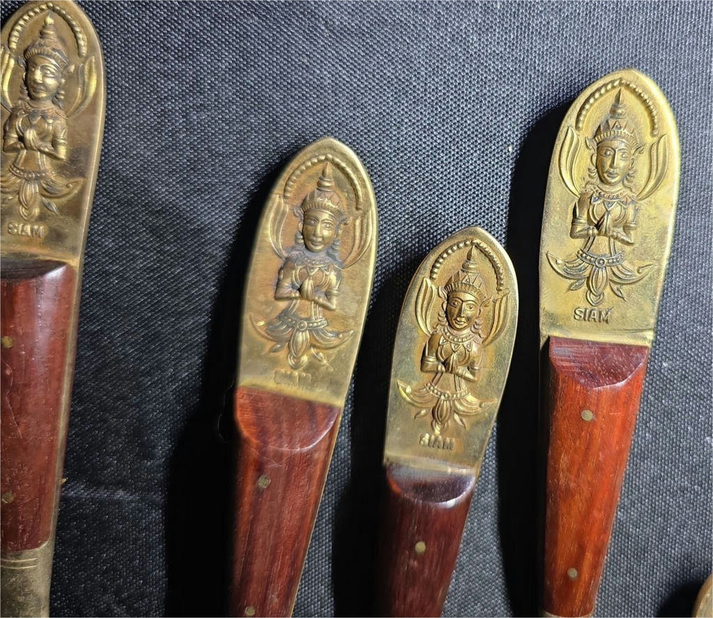 Antique brass-and-wood cutlery set in wooden case - image 5 of 6