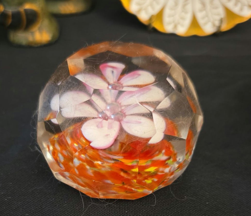 Assorted decorative ceramics and figurines - image 3 of 6