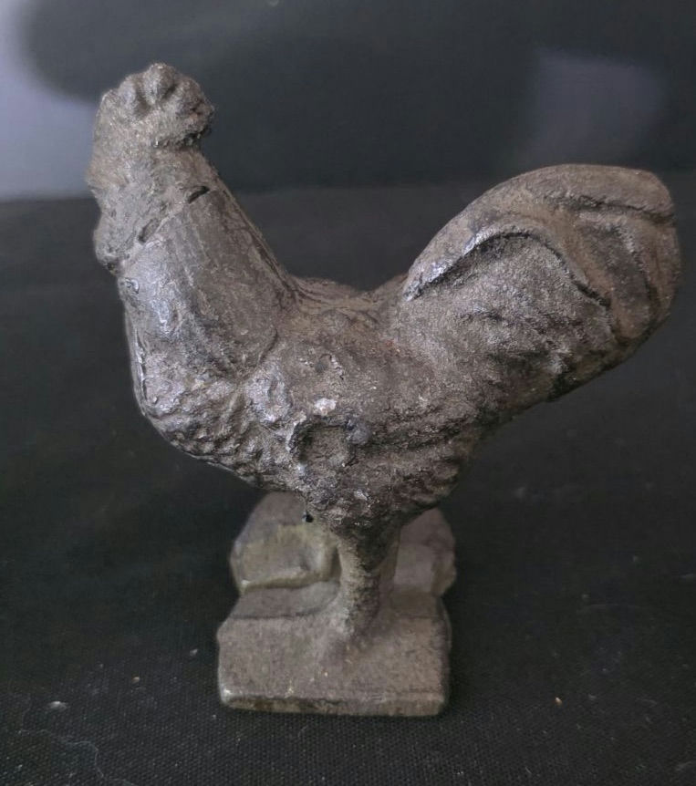 Assorted rooster figurines with decorative glass piece - image 4 of 6