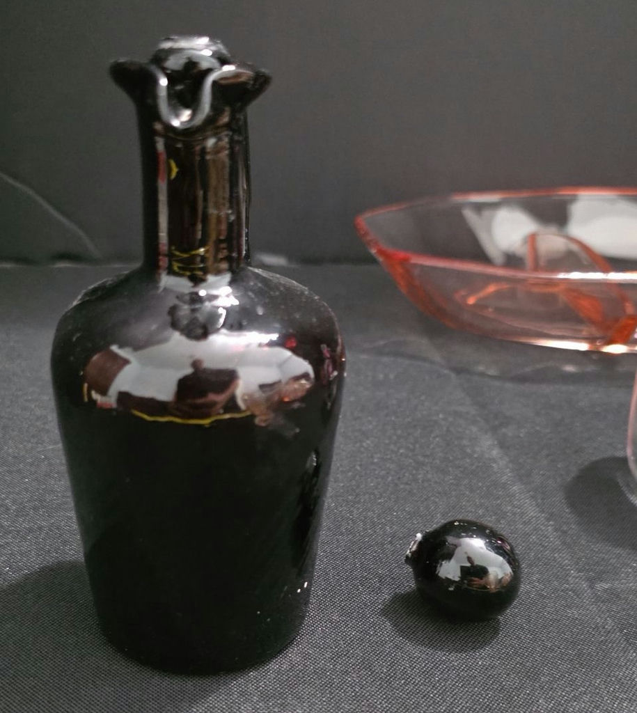 Assorted pink and clear glassware and serving pieces - image 4 of 6