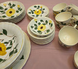 Sunflower Floral Ceramic Dinnerware Set - thumbnail 3 of 5