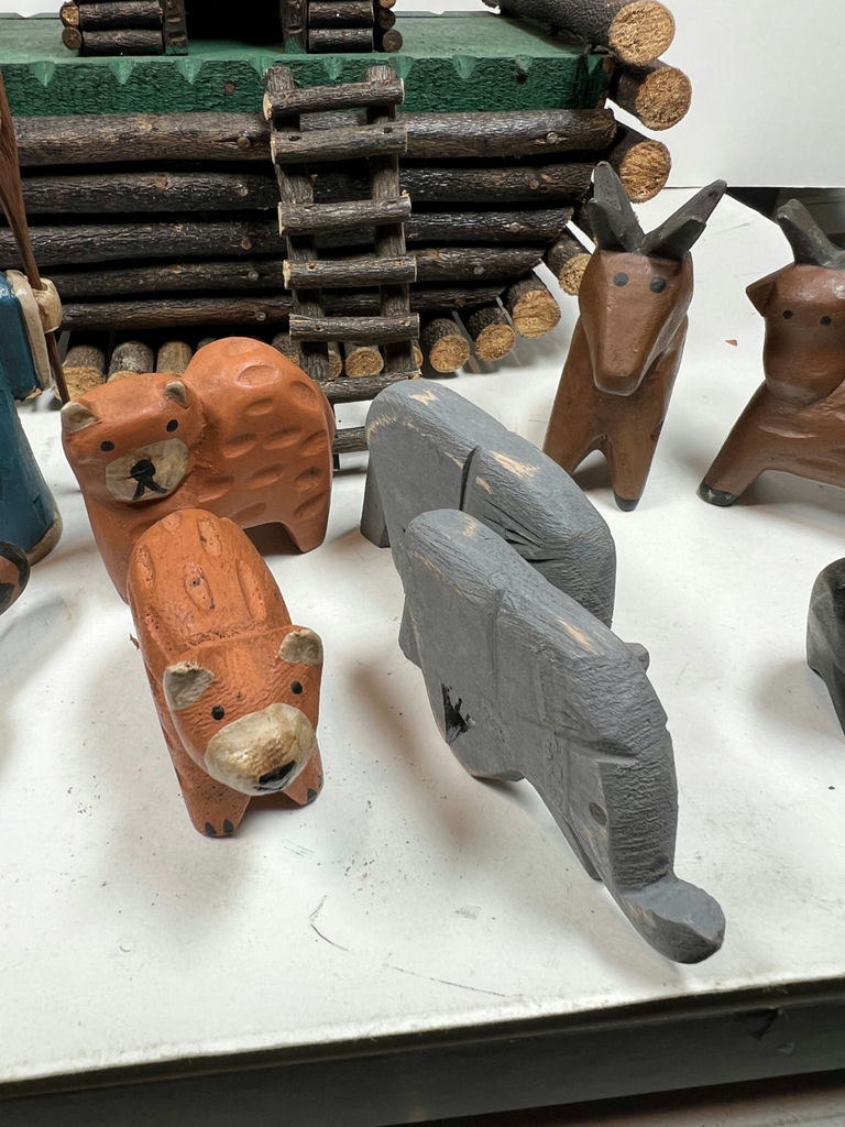 NOAH'S ARK - Wooden log-cabin playset with animal figurines - image 3 of 6