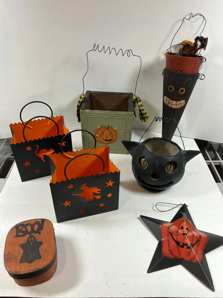 Halloween Decor: pumpkins, bats, stars, and cat-themed containers - image 1 of 9